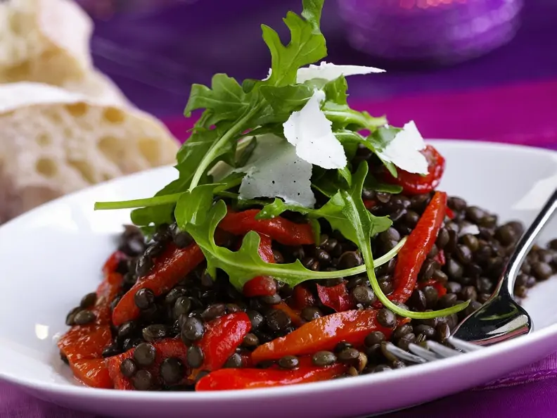 Linsensalat mit Paprika und Rucola