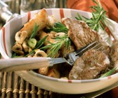 Schnelle Kalbssteaks mit Rosmarinkartoffeln