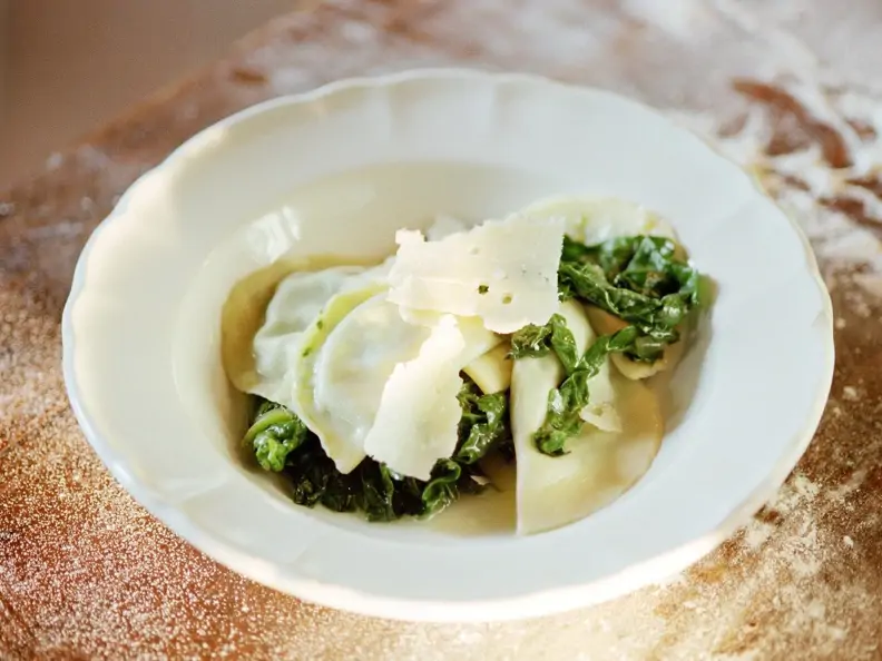 Ravioli mit Spinat und Parmesan