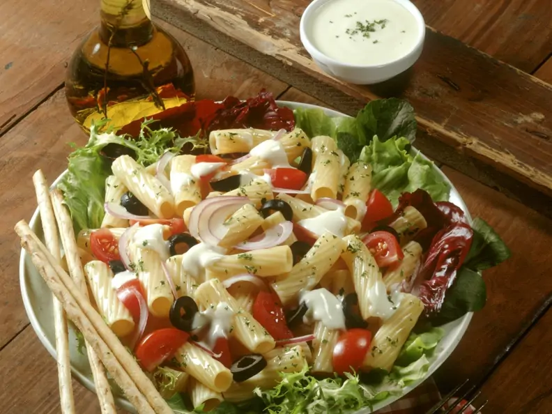 Bunter Pasta-Gemüse-Salat