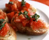 Bruschetta mit Basilikum 