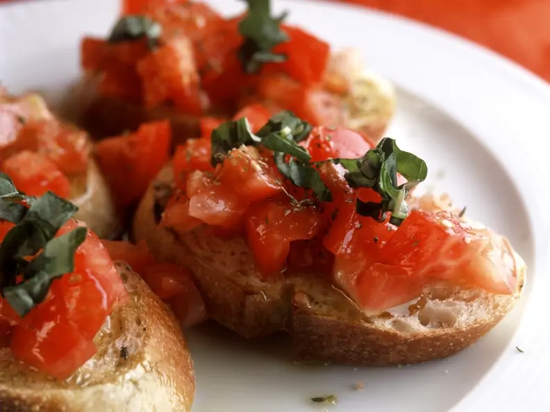 Bruschetta mit Basilikum 