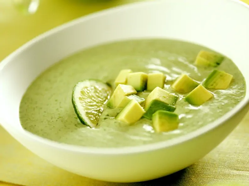 Zucchini-Avocado-Kaltschale