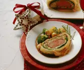 Kalbsfilet in Blätterteighülle mit Kartoffeln und Brokkoli