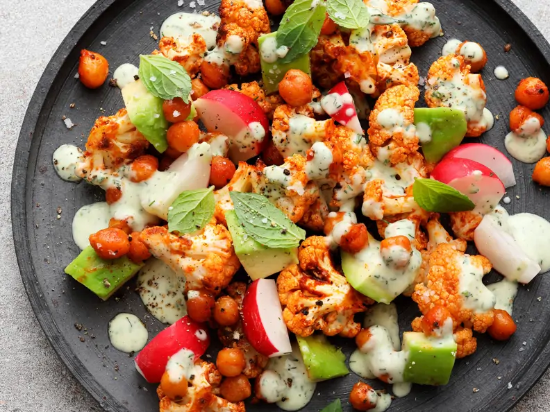 Gebackener Blumenkohlsalat