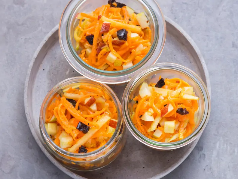 Kürbissalat mit getrockneten Pflaumen