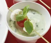 Kartoffelsuppe mit Basilikum