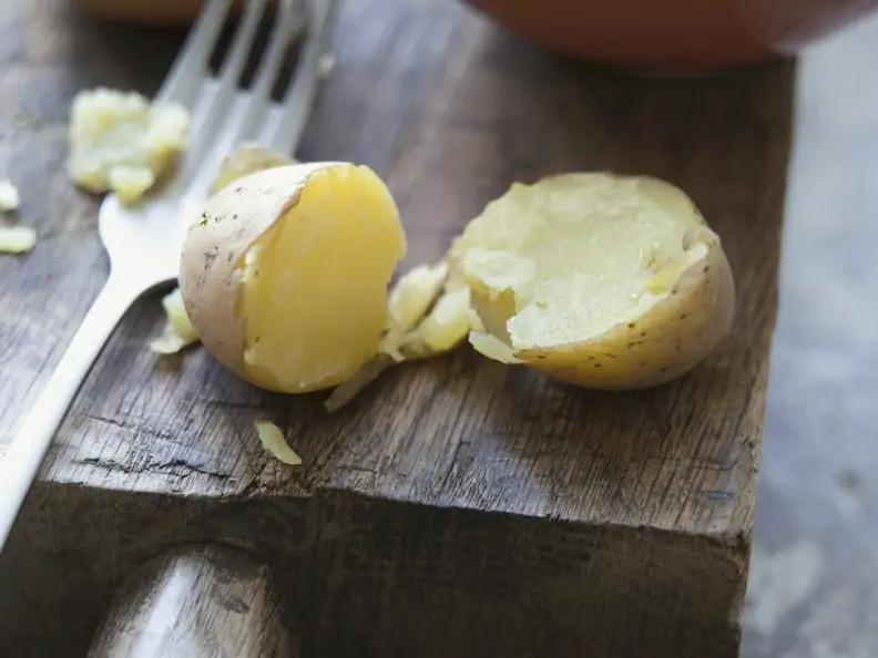 Pellkartoffeln mit Kräuter-Quark-Dip