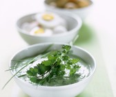 Grüne Sauce mit Ei und Kartoffeln