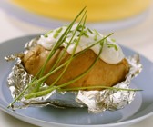 Gebackene Kartoffel mit Schnittlauchcreme