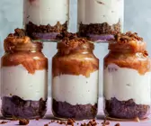 Rhabarber-Cheesecake im Glas
