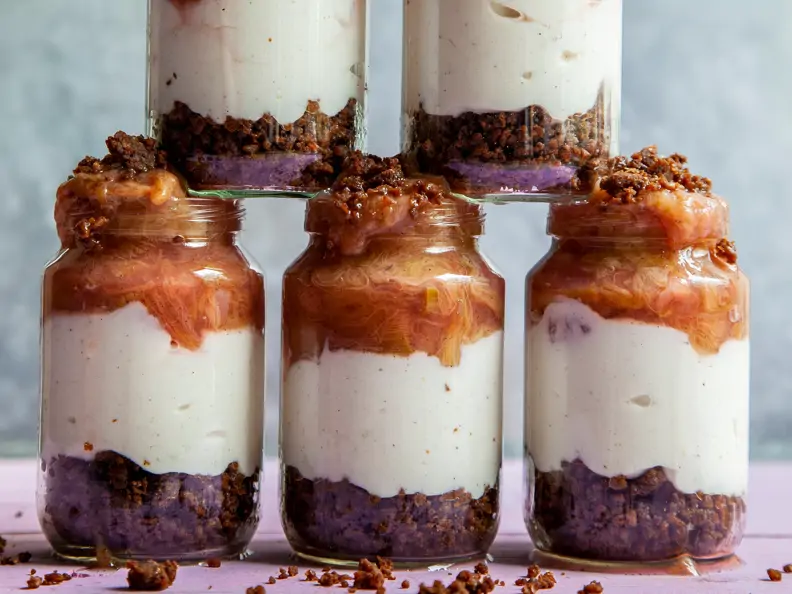Rhabarber-Cheesecake im Glas