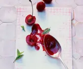 Kirschmarmelade mit Hagebutte
