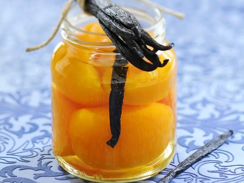 Eingemachte Pfirsiche mit Vanille