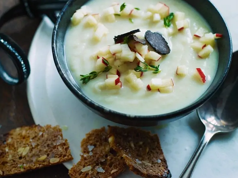 getrüffelte Apfel-Kartoffelsuppe