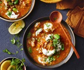 Gemüse-Harira-Suppe mit dicken Bohnen