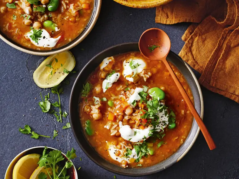 Gemüse-Harira-Suppe mit dicken Bohnen