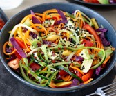 Salat aus Gemüsenudeln
