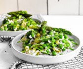 Grünes Risotto mit Frühlingsgemüse