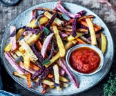 Gemüse-Pommes mit Ketchup