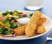 Kleine Cornflakes Schnitzel mit gemischtem Gemüse