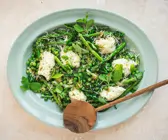 Gnudi mit Frühlingsgemüse