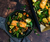 Teriyaki-Lachs mit Gemüse vom Blech