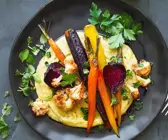 Ofengemüse mit Feta-Polenta