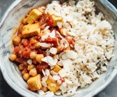 Gemüse-Kichererbsen-Curry mit Tofu