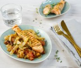 Lachs auf Tomaten-Fenchel-Gemüse