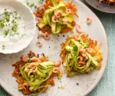 Kartoffel-Gemüse-Rösti mit Spargel und Krabben