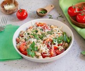 One-Pot-Reis mit Tomaten, weißen Bohnen und Parmesan