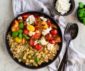 Kichererbsen-Reis zu Tomaten-Ragout und Burrata