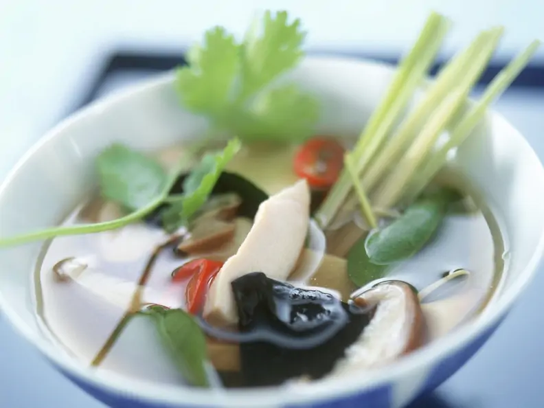 Zitronensuppe mit Hähnchen