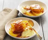 Vanilleeis mit Orangenkompott und Whiskeykaramell