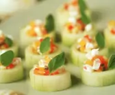 Gurkenhäppchen mit Schafskäse