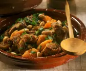 Lamm mit Aprikosen und Mandeln aus der Tajine