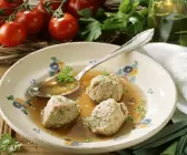 Suppe mit Leberknödeln
