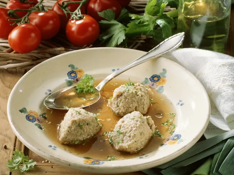 Suppe mit Leberknödeln