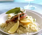 Putenschnitzel alla Saltimbocca mit Zitronen-Risotto