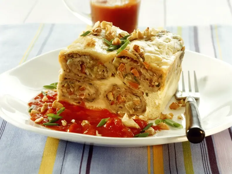 Pfannkuchengratin mit Tomatensoße