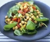 Kichererbsensalat mit frischem Spinat