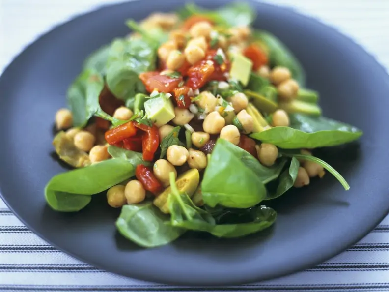 Kichererbsensalat mit frischem Spinat