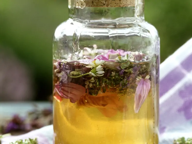 Akazienhonig mit Essblüten