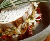 Pausenbrot mit Radicchio-Geflügelsalat