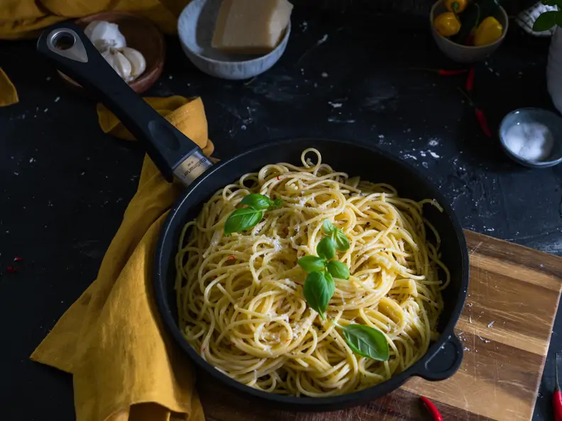 Spaghetti mit Knoblauch, Öl und Chili