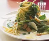 Pasta mit Mandelpesto
