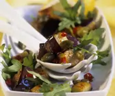 Auberginen-Rucola-Salat mit Kapern