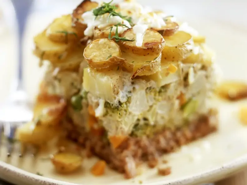 Hackfleischauflauf mit Kartoffeln, Brokkoli und Blumenkohl