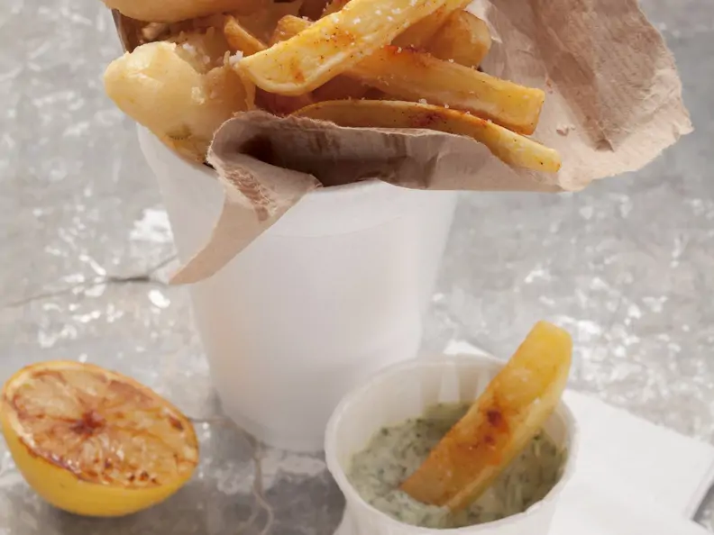 Sellerie und Pommes frites mit Kräutermayonnaise